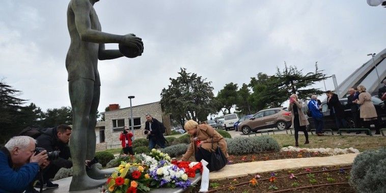 Krešimir Ćosić (10)