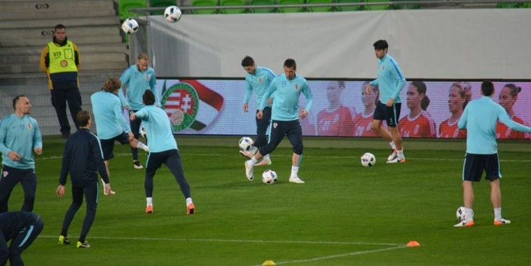 Hrvatska, Mandžukić, Ćorluka, Vida, Foto MLSZ