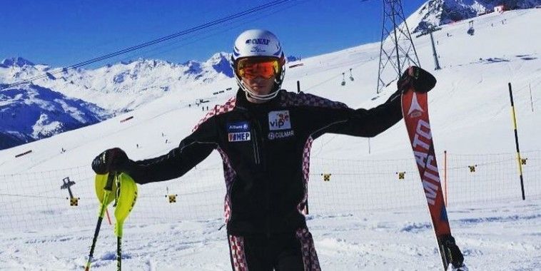 Istok Rodeš, Facebook