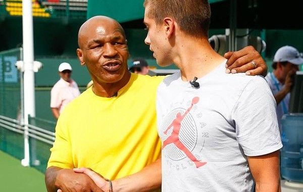 Tyson, Ćorić, Twitter