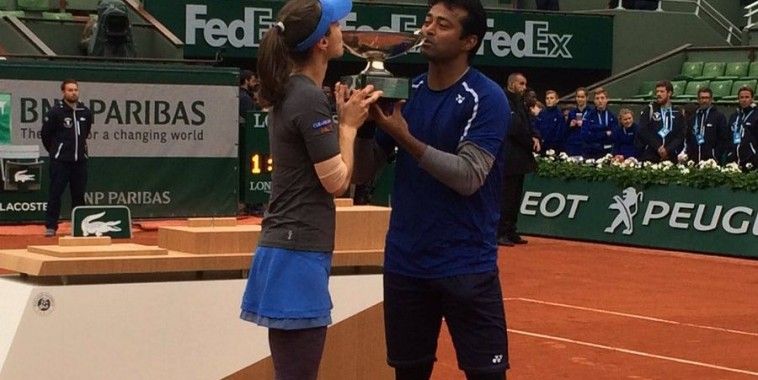 Hingis, Paes, Twitter