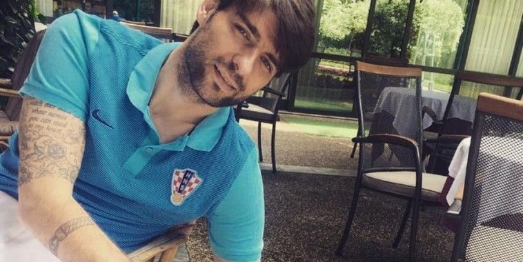 Ćorluka, Instagram