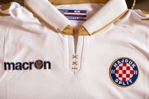 Hajduk, dres (8)