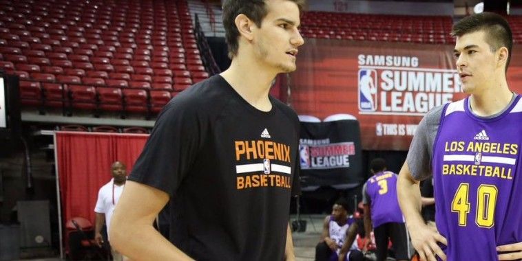 Zubac, Bender, Lakers, Twitter