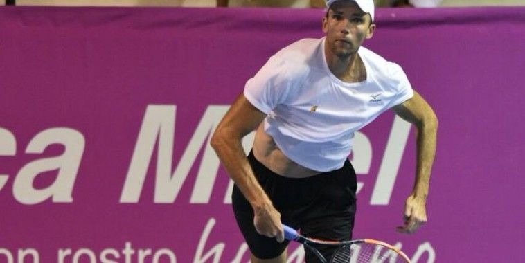 Karlović, Los Cabos, Twitter