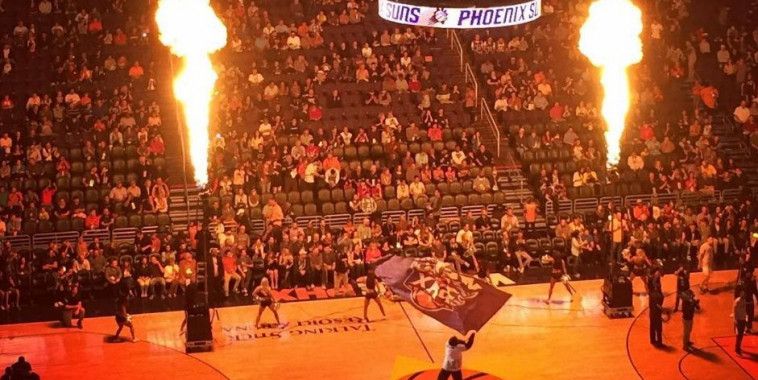 Phoenix, Instagram