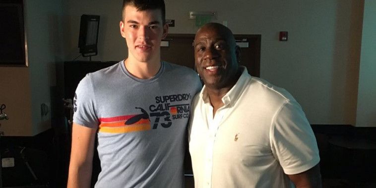 Zubac, Magic Johnson, Twitter
