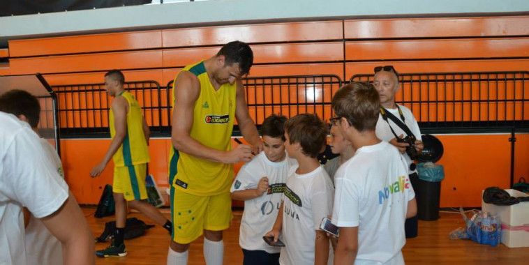 Bogut, Foto Visit Novalja