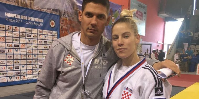 Tena Šikić, Prag