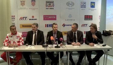 Čavka, dizanje utega