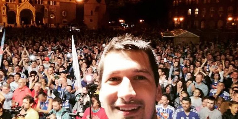 Sršen, Instagram