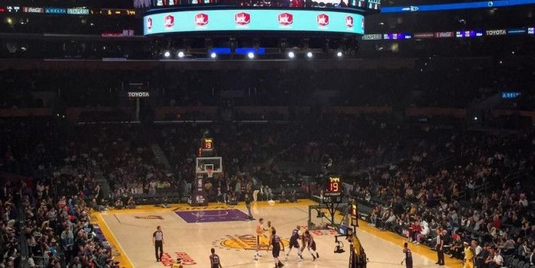 Staples, Lakers