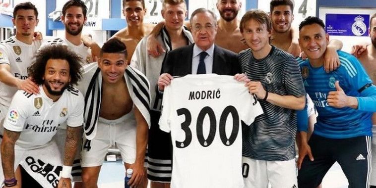 Modrić 300