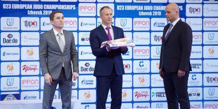 EP U23 Porec Hrvoje Lindi Flag Handover Ceremony2