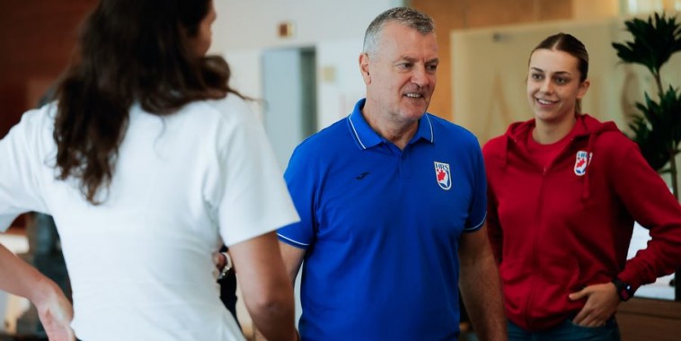 Obrvan Fratnik Jozo Cabraja / kolektiff